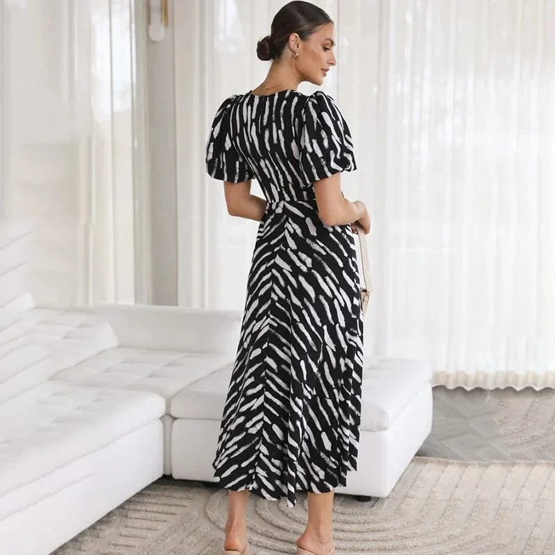 robe de cocktail midi manches courtes motif chic pour soirée élégante ou invité mariage d'été
