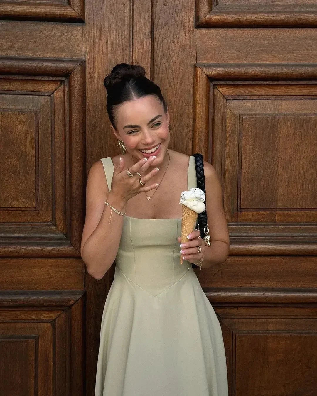 robe été chic sans manches trapèze col carré idéale pour mariage invité ou soirée estivale élégante