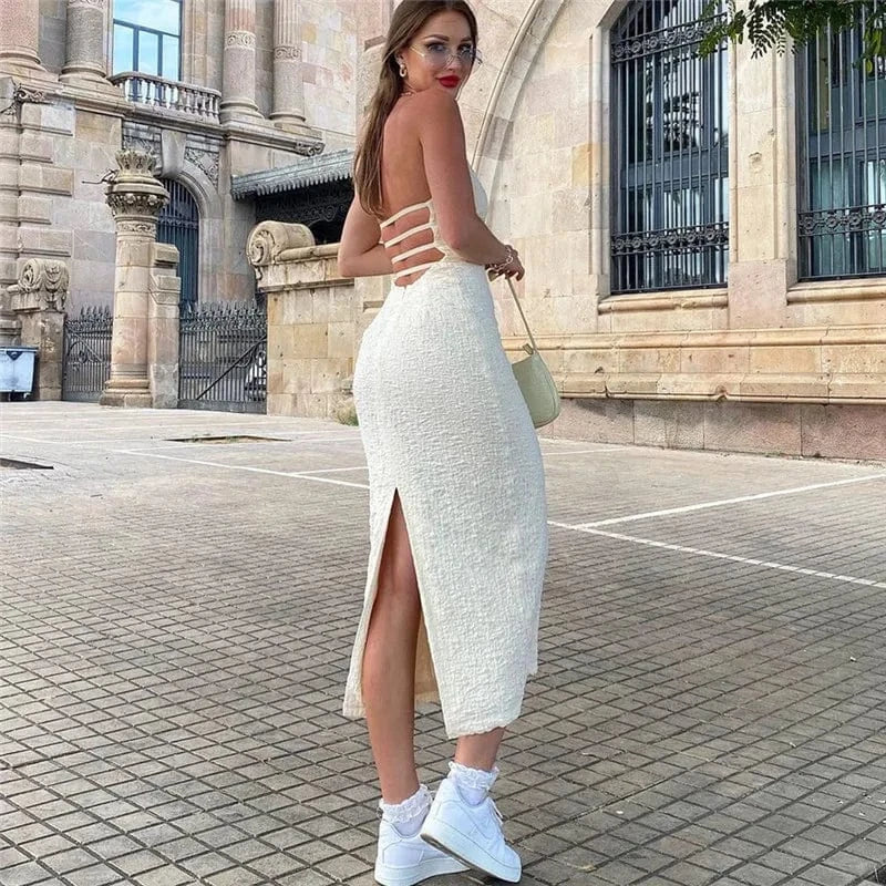 robe midi blanche dos nu moulante pour été chic et élégante idéale pour une soirée estivale