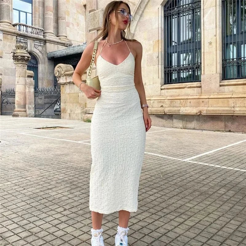 robe midi blanche été moulante dos nu chic parfaite pour mariage invité ou soirée estivale élégante