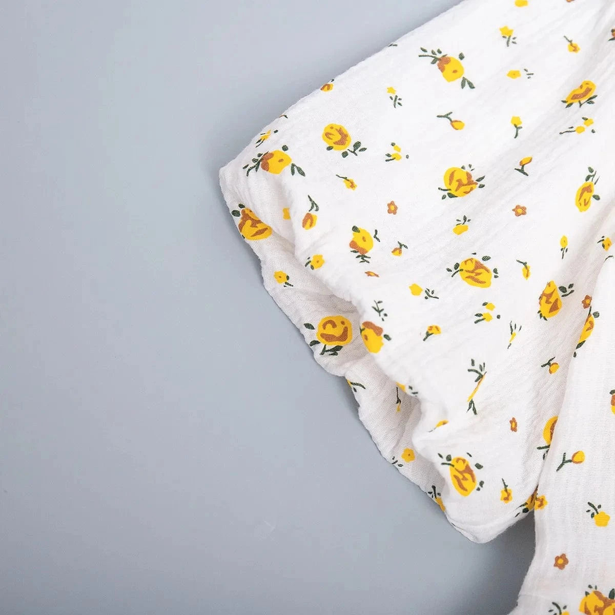 robe été longue blanche fleurie style bohème chic pour un mariage en plein air ou baptême d'été