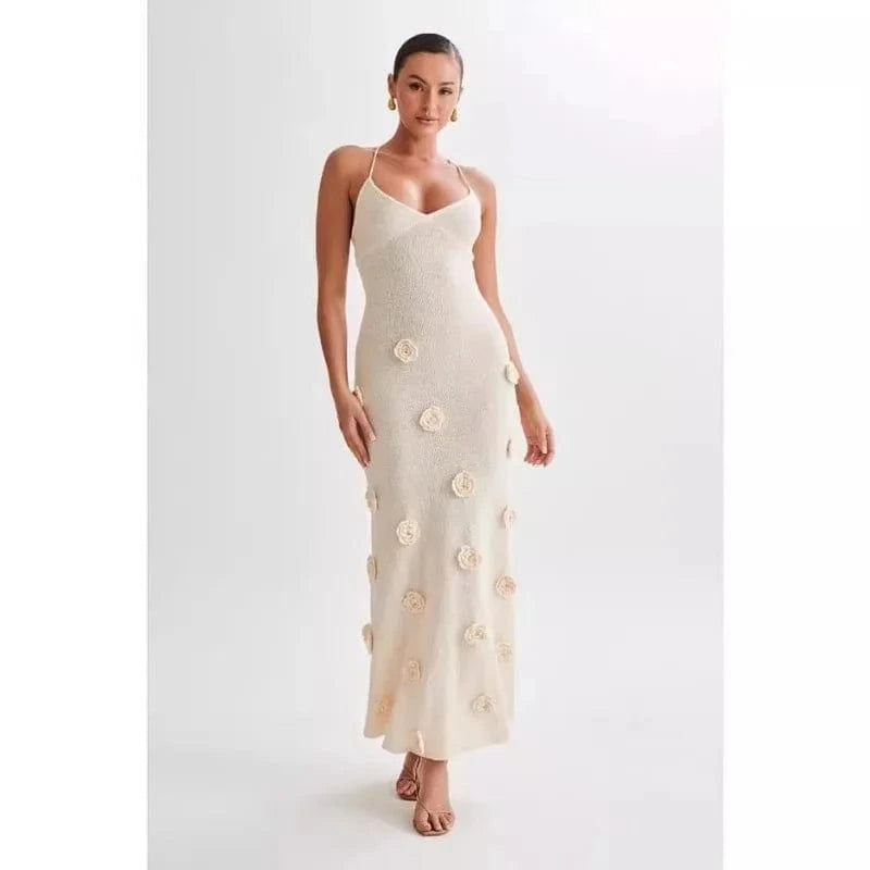 robe été bohème longue dos nu en crochet blanc, parfaite pour un look estival tendance et décontracté