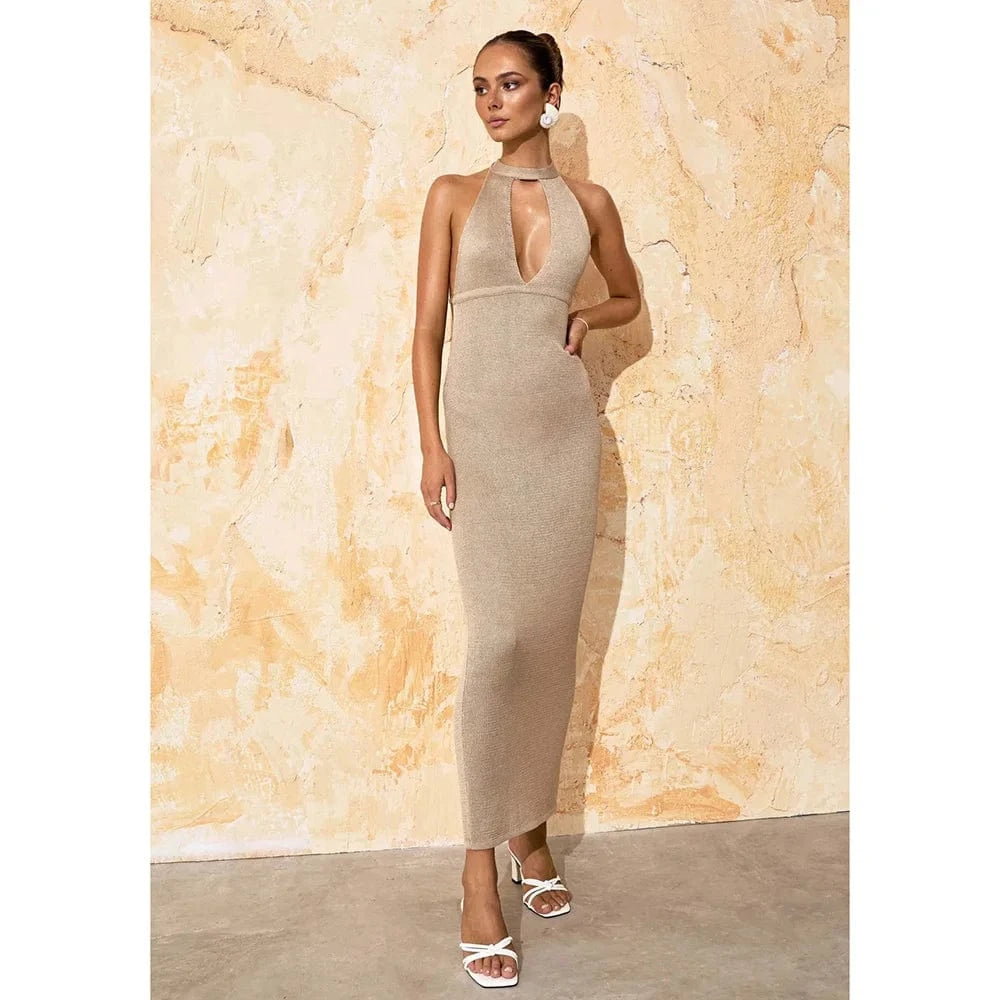 robe de plage sexy longue dos nu moulante fendue sans manches couleur beige pour soirée d'été