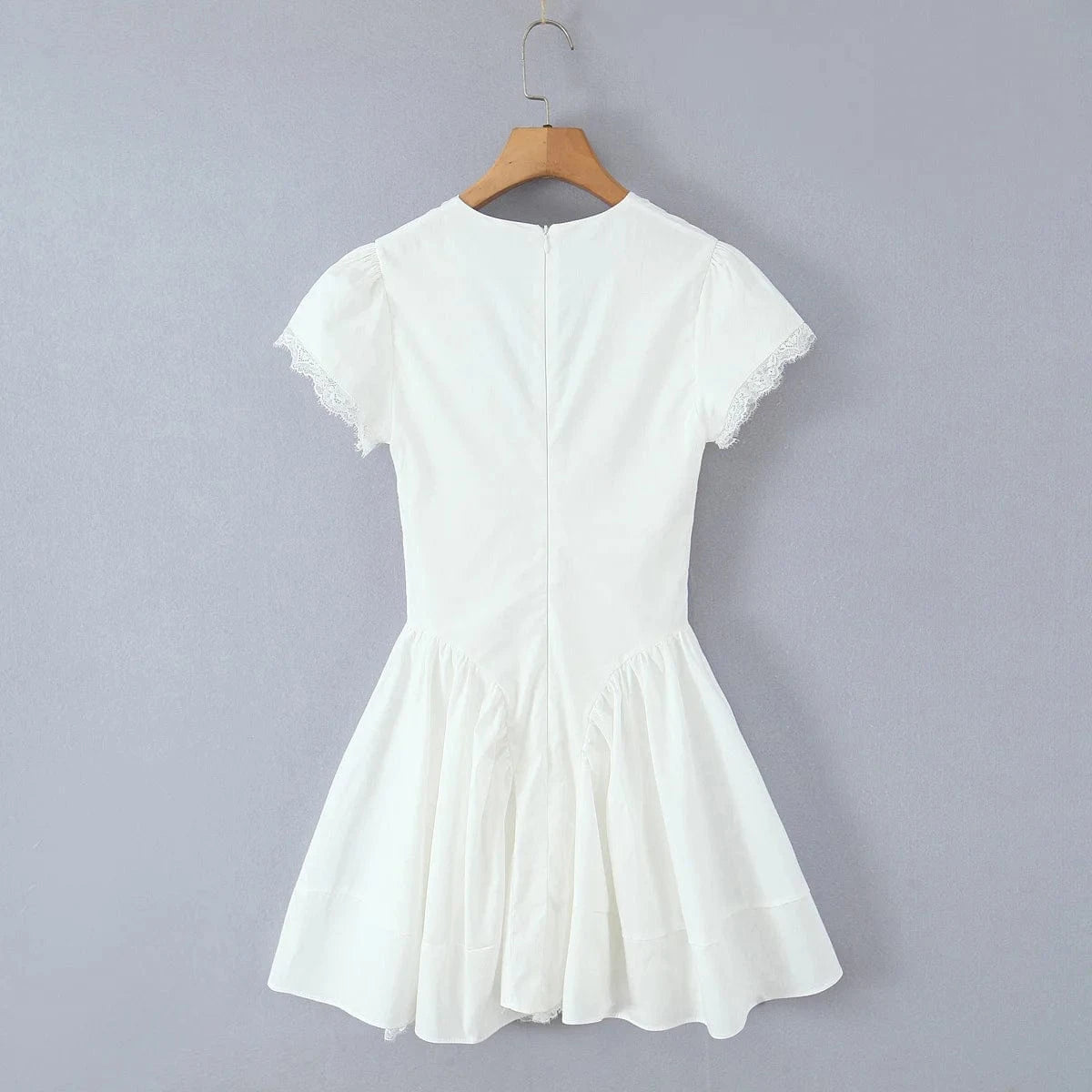 robe été courte sexy évasée sans manches pour soirée d'été ou look chic et décontracté femme