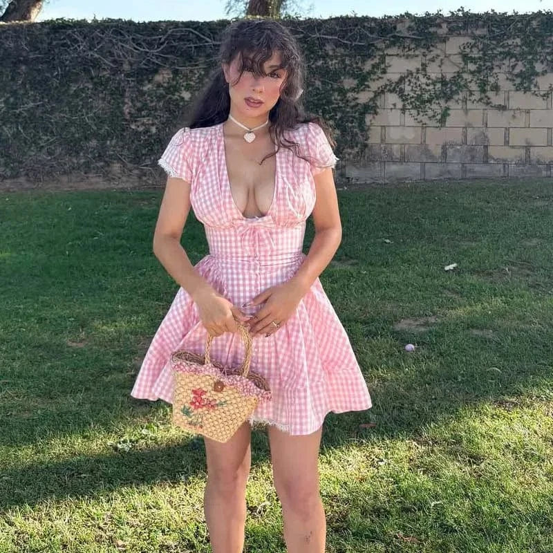 robe été sexy courte évasée sans manches pour plage ou soirée estivale, coupe fluide et légère