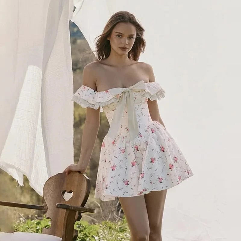 Robe fleurie courte col bardot