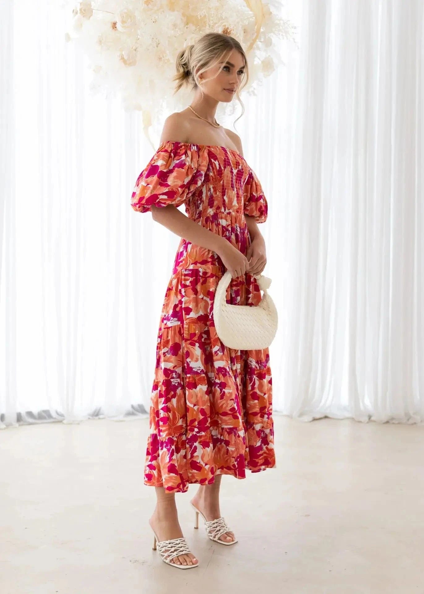 robe fleurie midi épaules dénudées été bohème champêtre invitée mariage coupe trapèze fluide