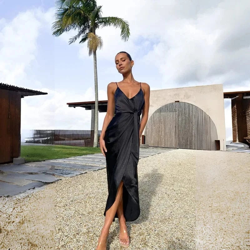 robe mariage invitée chic noire longue trapèze décolleté manches courtes élégante pour cérémonie