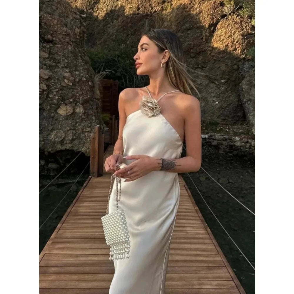 robe dos nu satin longue pour mariage invité chic fluide et élégante couleur champagne