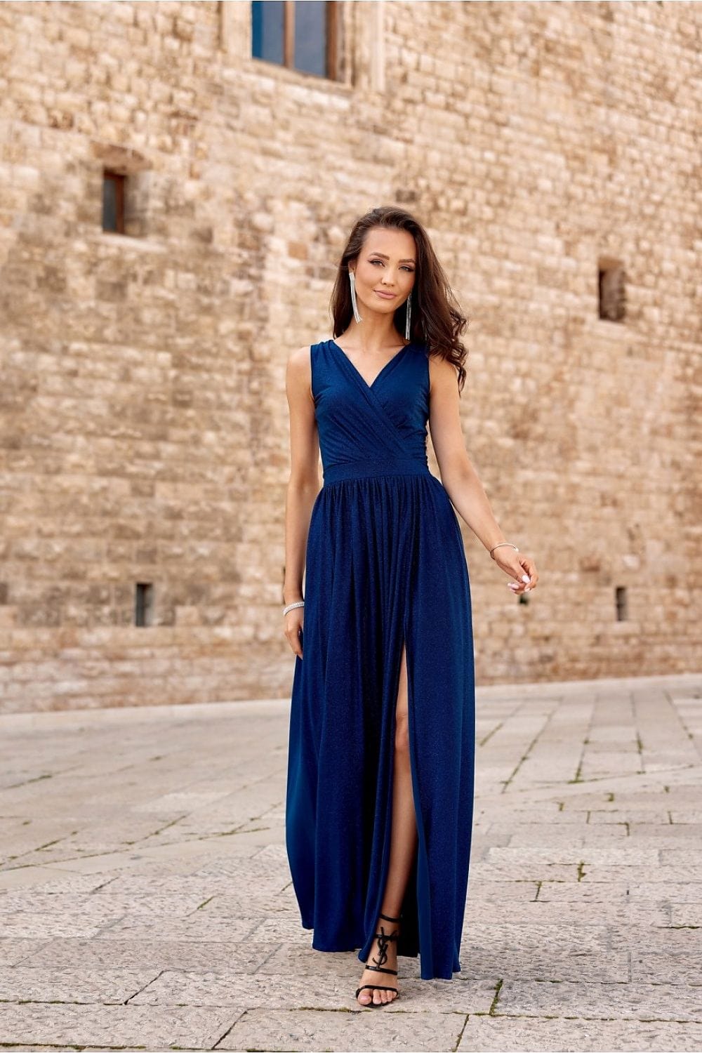 robe de soirée mariage longue fendue sans manches élégante pour invitée chic silhouette moulante