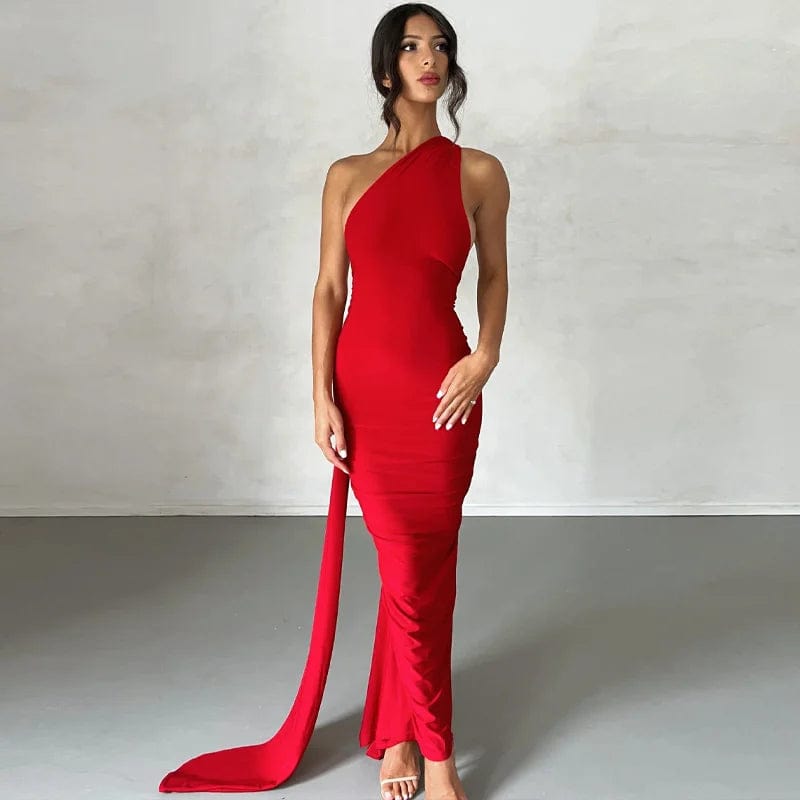 Robe rouge longue et chic avec un design dos nu et silhouette moulante, idéale pour soirée ou événement de gala.