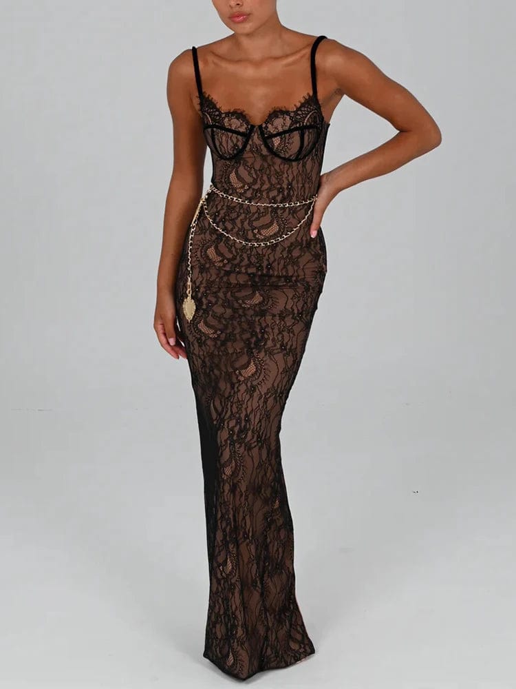 Robe longue noire en dentelle style soirée chic, élégante avec manches fines, parfaite pour gala ou cocktail.