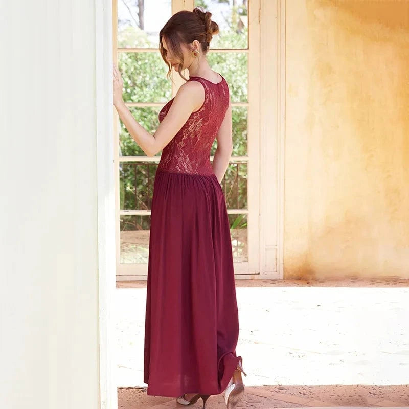 Robe longue fluide sans manches haut en dentelle