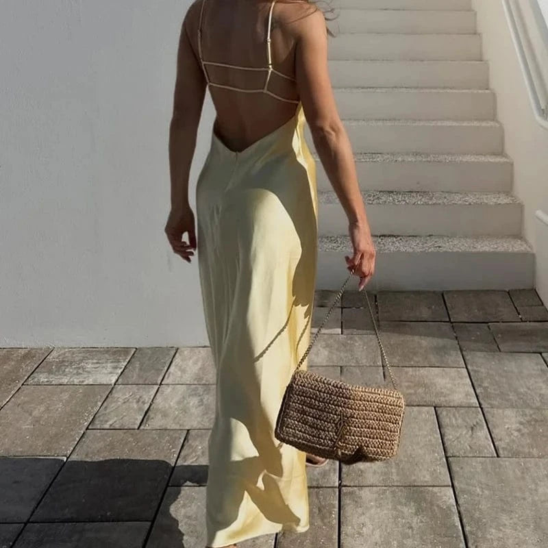 robe longue jaune dos nu satinée élégante pour soirée d'été chic ou mariage invité glamour