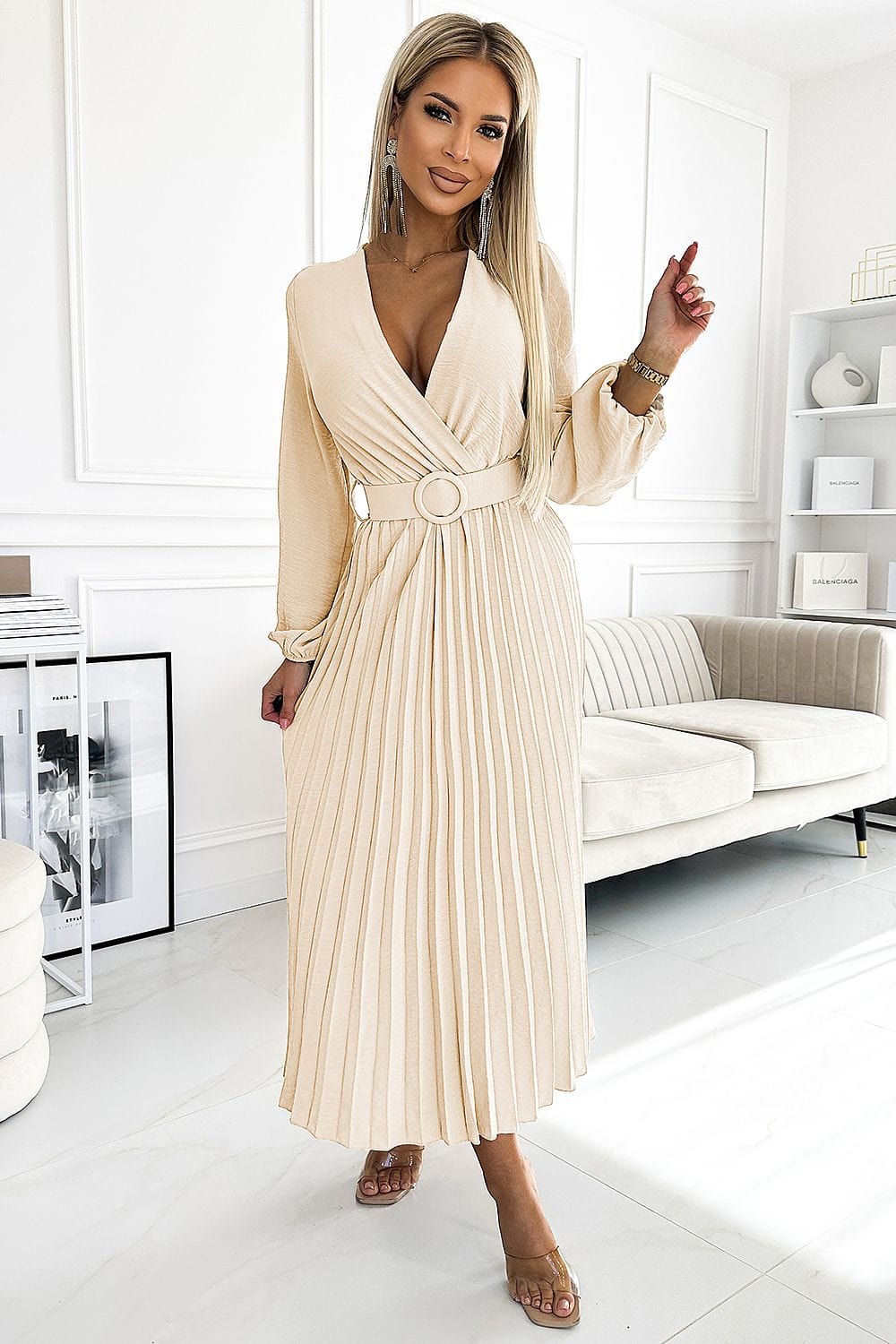 robe longue plissée fluide manches longues pour mariage invité chic couleur champagne silhouette trapèze