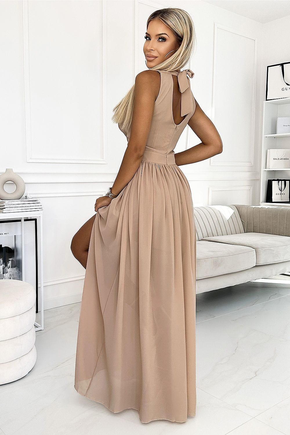 robe de soirée chic longue fluide verte sans manches pour mariage invité élégante et féminine