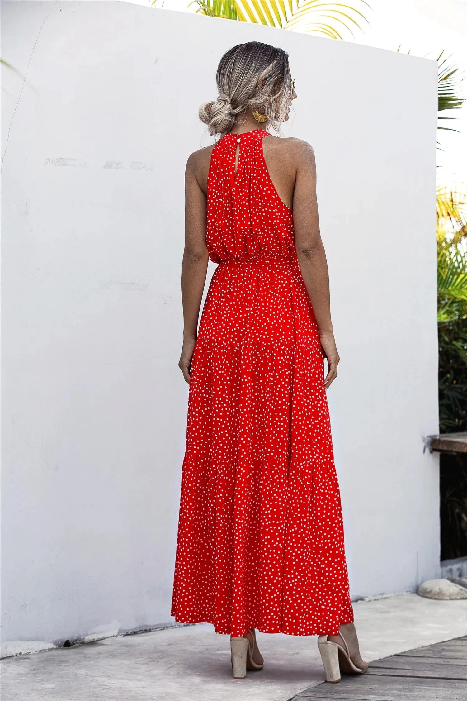 Robe longue sans manches à col halter