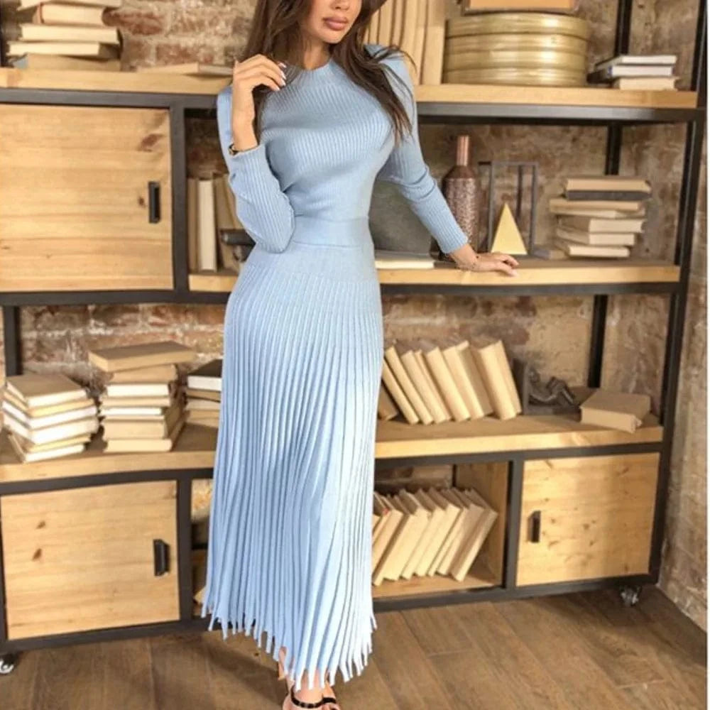 Robe midi en maille côtelée plissée manches longues