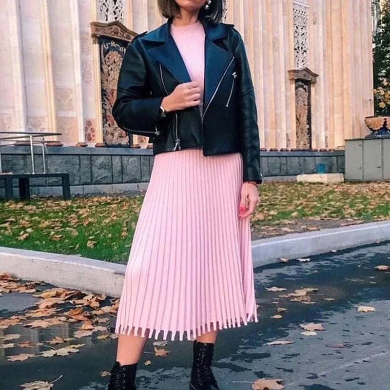 Robe midi en maille côtelée plissée manches longues