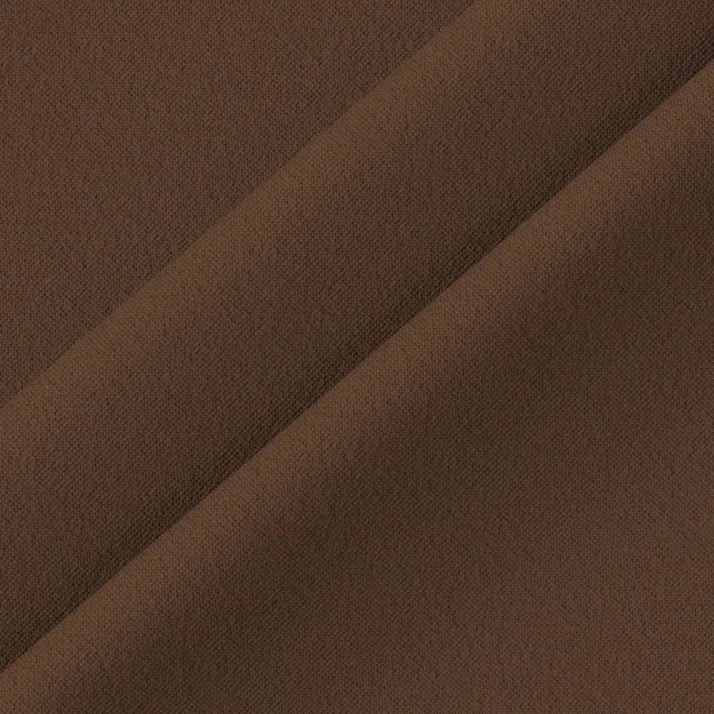 robe sexy courte marron moulante pour soirée chic ou nouvel an, silhouette féminine et tendance