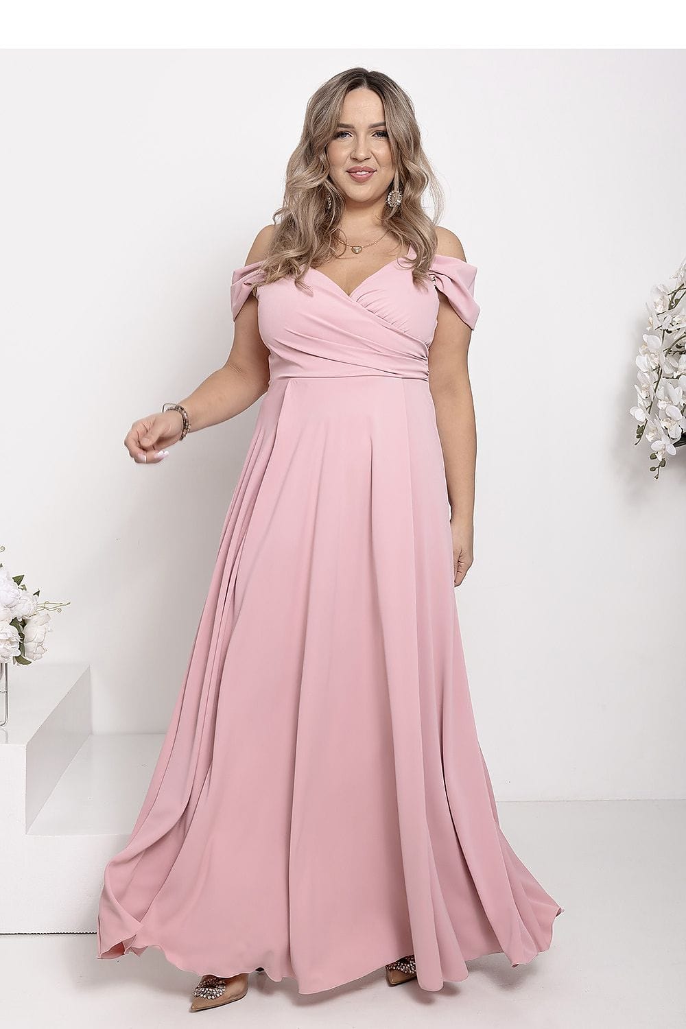 robe soirée grande taille princesse longue chic pour mariage ou gala avec coupe flatteuse élégante