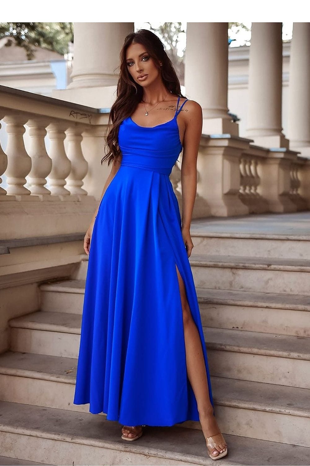 robe de soirée fendue chic longue pour mariage invitée élégante style moulant couleur noire