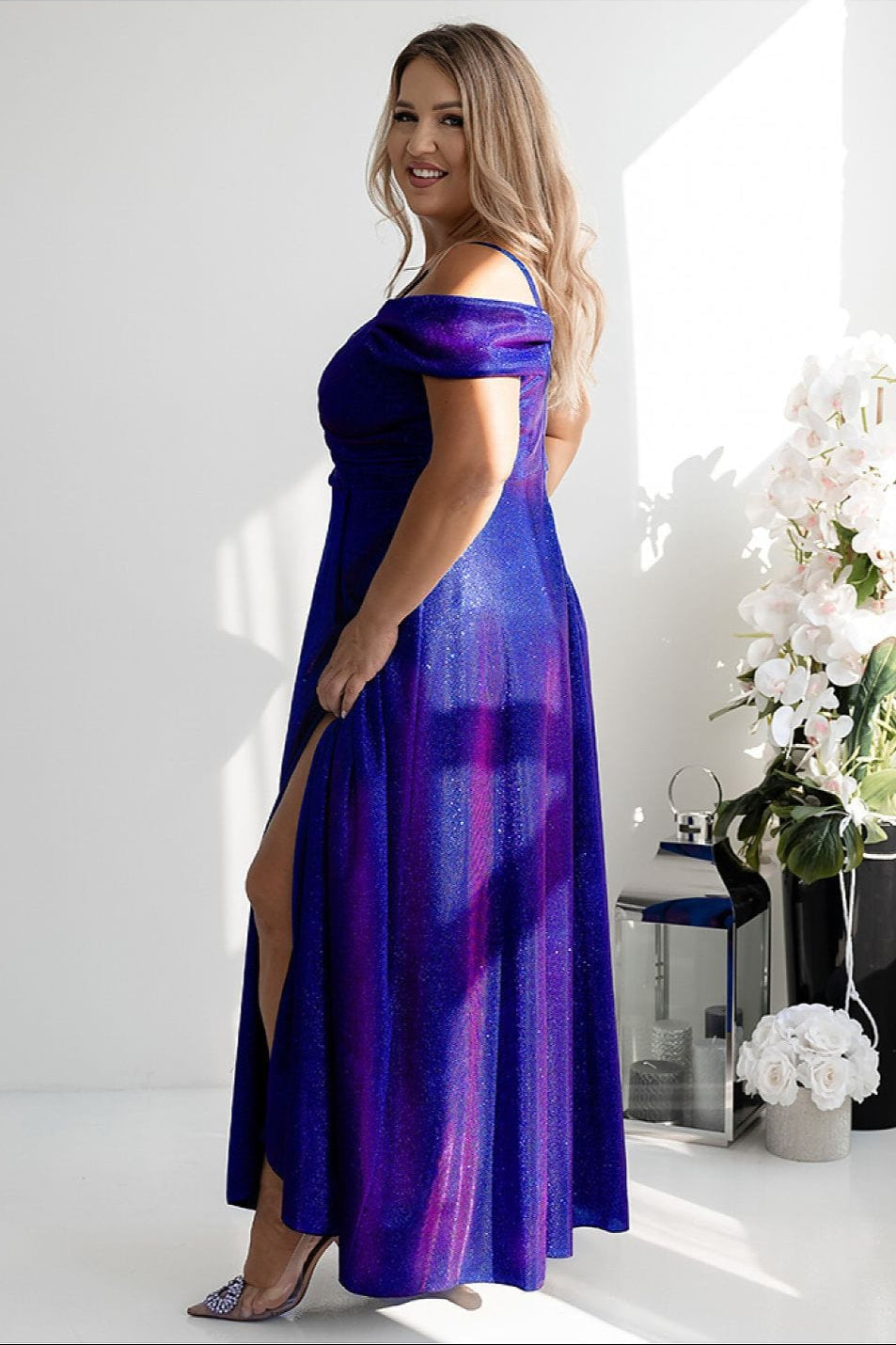 robe de soirée paillette longue fendue chic pour gala ou nouvel an avec fente élégante et manches longues