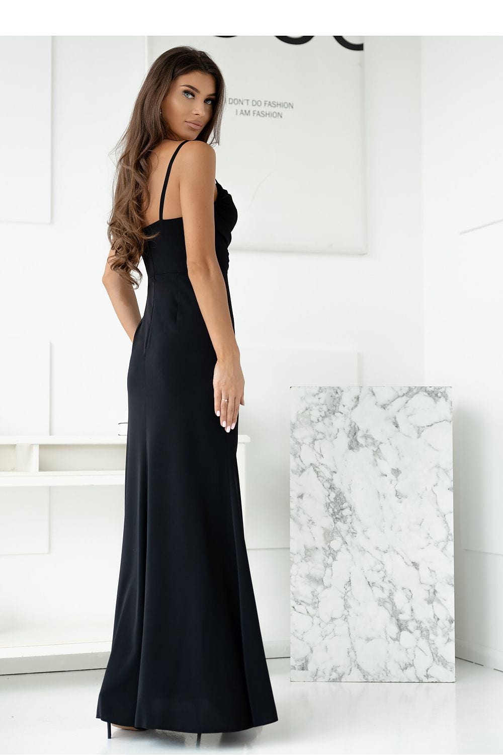 robe de soirée fendue longue élégante pour gala ou mariage, chic fluide noire manches longues