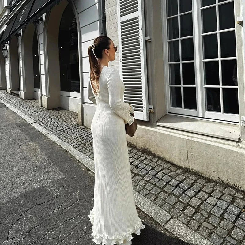 robe blanche chic longue manches longues idéale pour un mariage élégant ou une soirée habillée
