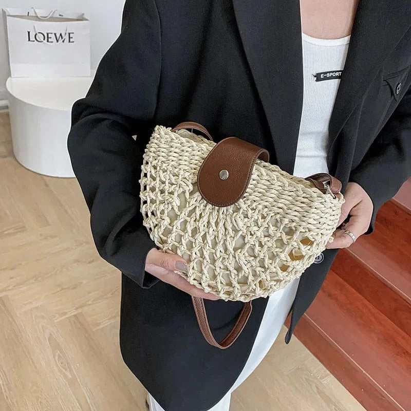 sac à main en paille bohème été plage couleur beige avec anse courte femme élégante casual