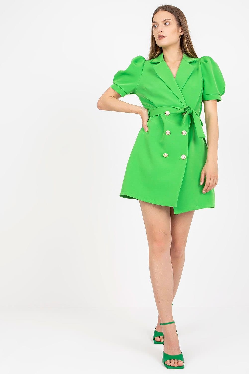 Robe blazer verte courte chic avec manches courtes et ceinture, idéale pour cocktail ou événement décontracté.