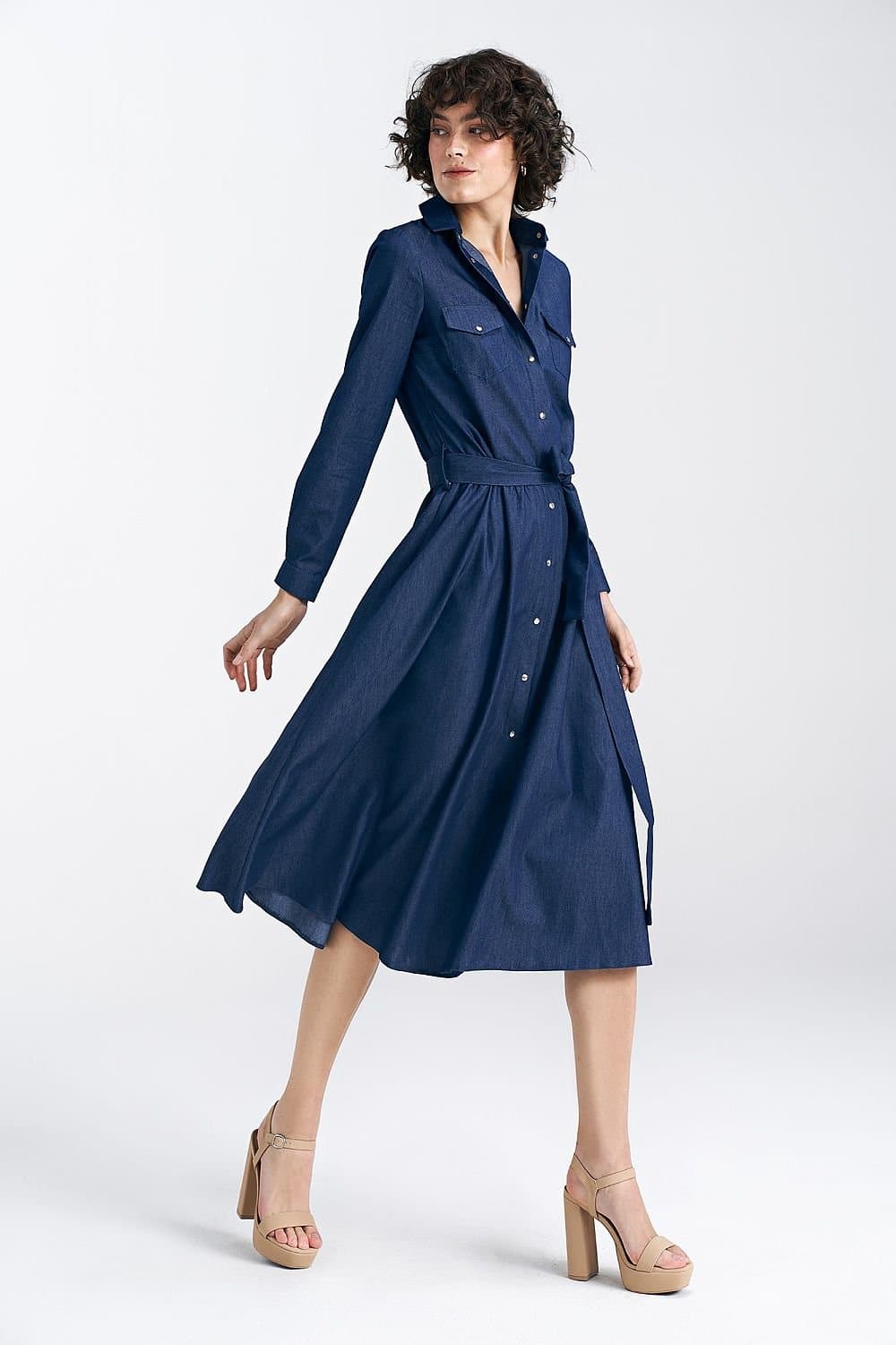 Robe chemise bleue casual mi-longue avec ceinture, style décontracté, manches longues, idéale pour le quotidien.