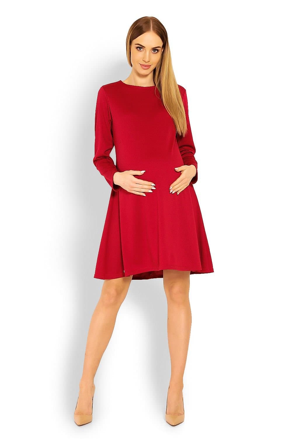 Robe cocktail grossesse rouge courte à manches longues pour femme enceinte, silhouette trapÚze, idéale pour occasion spéciale.
