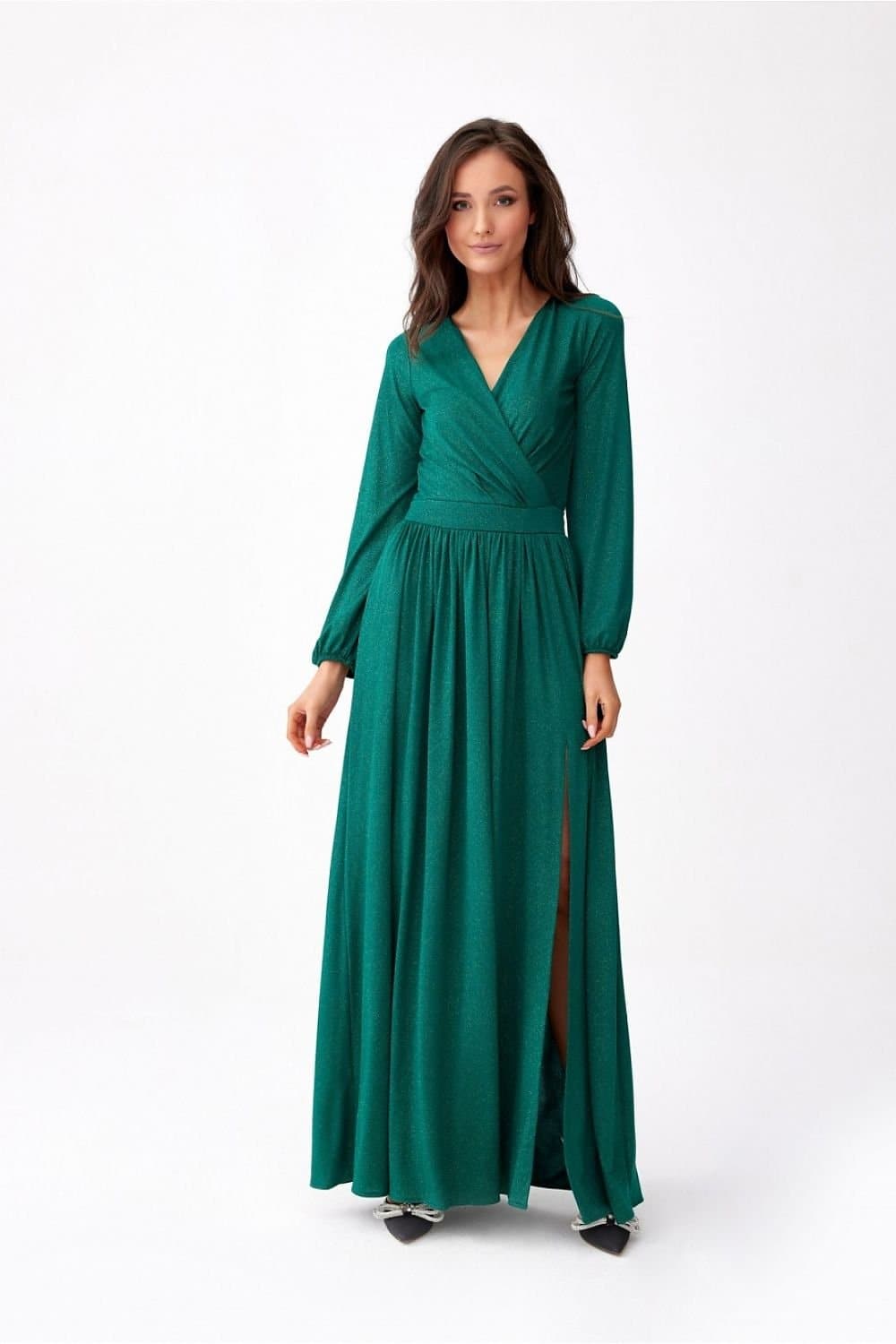 Robe de soirée longue verte avec manches longues et décolleté en V, élégante pour gala ou mariage.