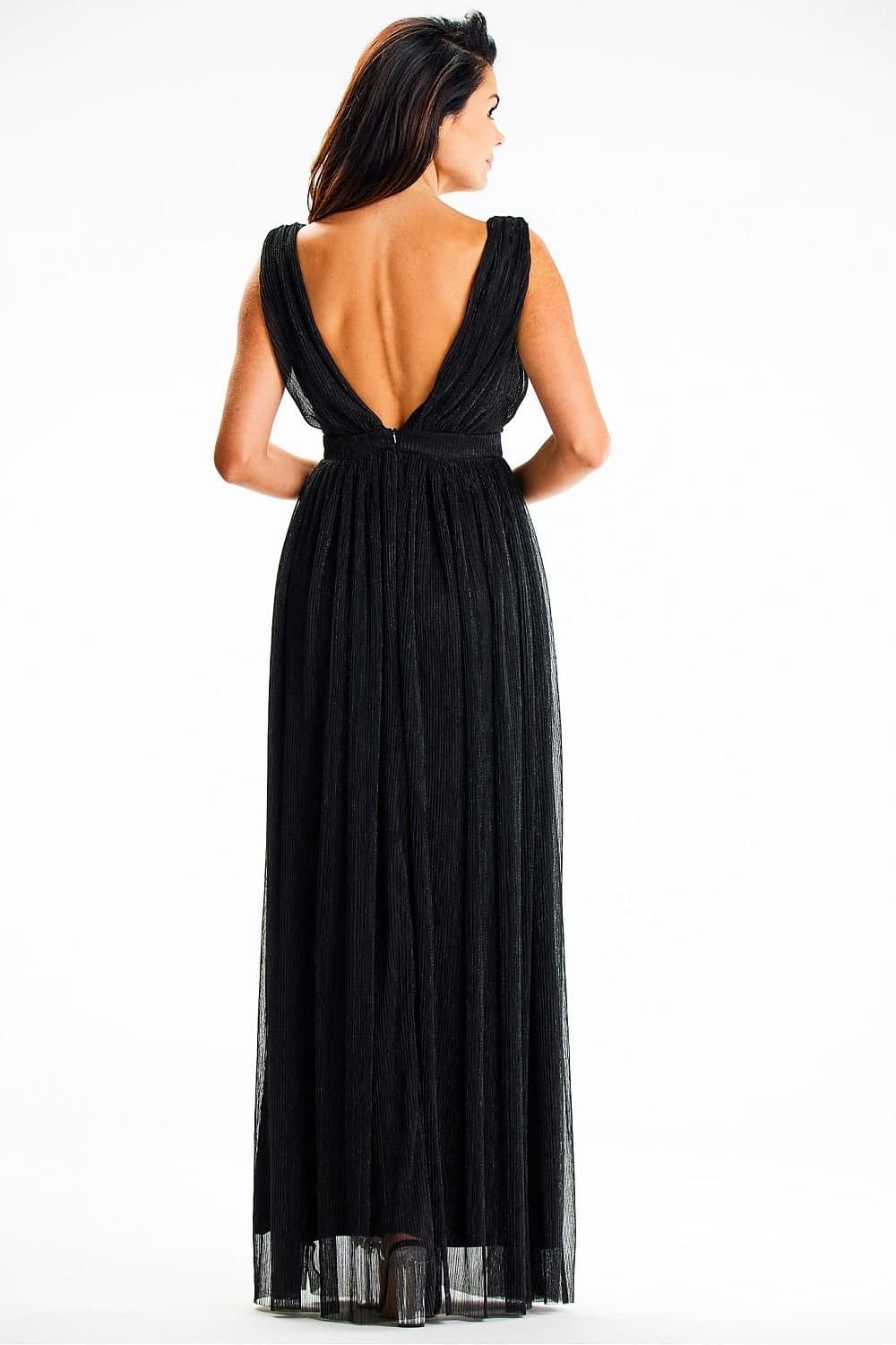 Robe noire longue élégante avec dos nu pour gala, parfait pour une soirée chic et habillée.