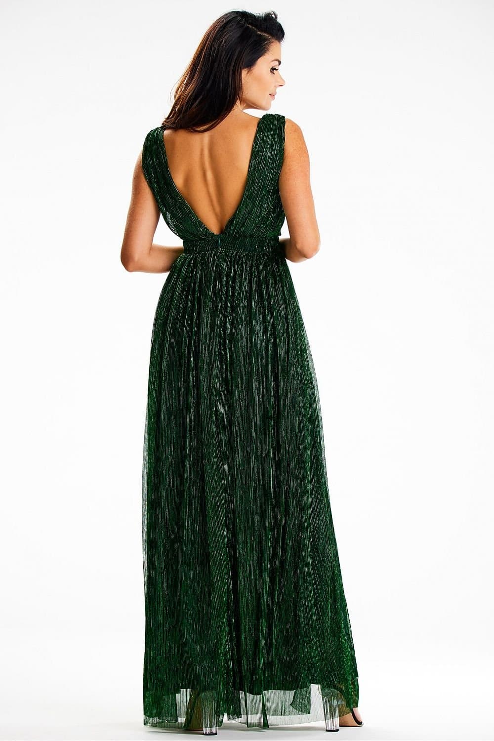 Robe fluide verte longue avec dos nu pour soirée ou cocktail, sans manches, parfait pour une silhouette élégante et chic.