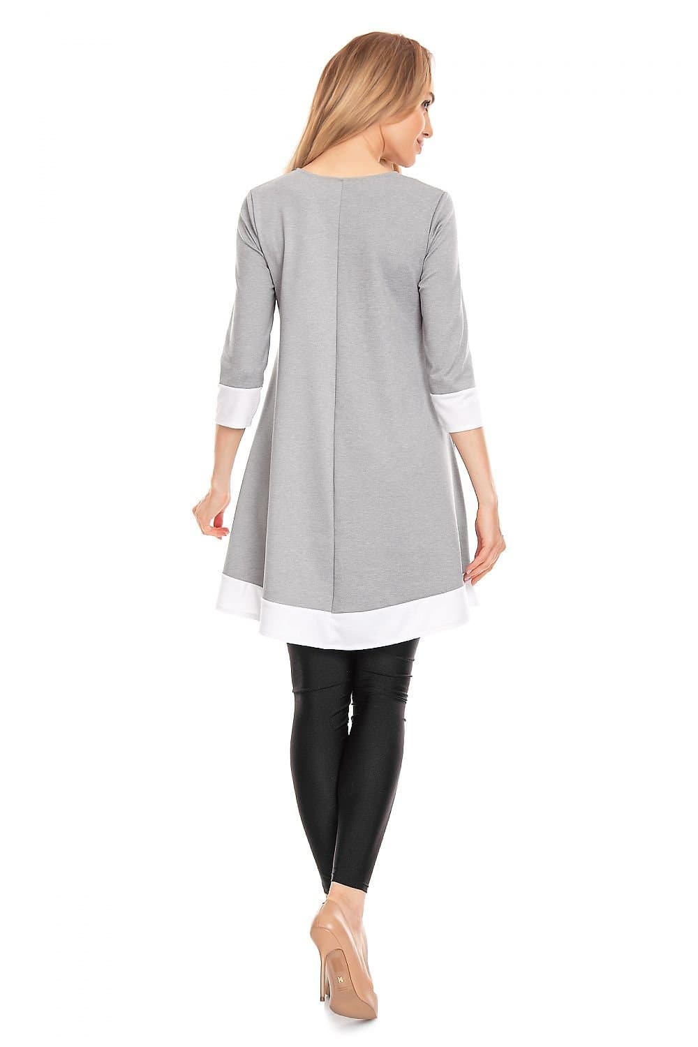 Robe de grossesse hiver grise mi-longue manches longues chic et confortable pour femme enceinte.