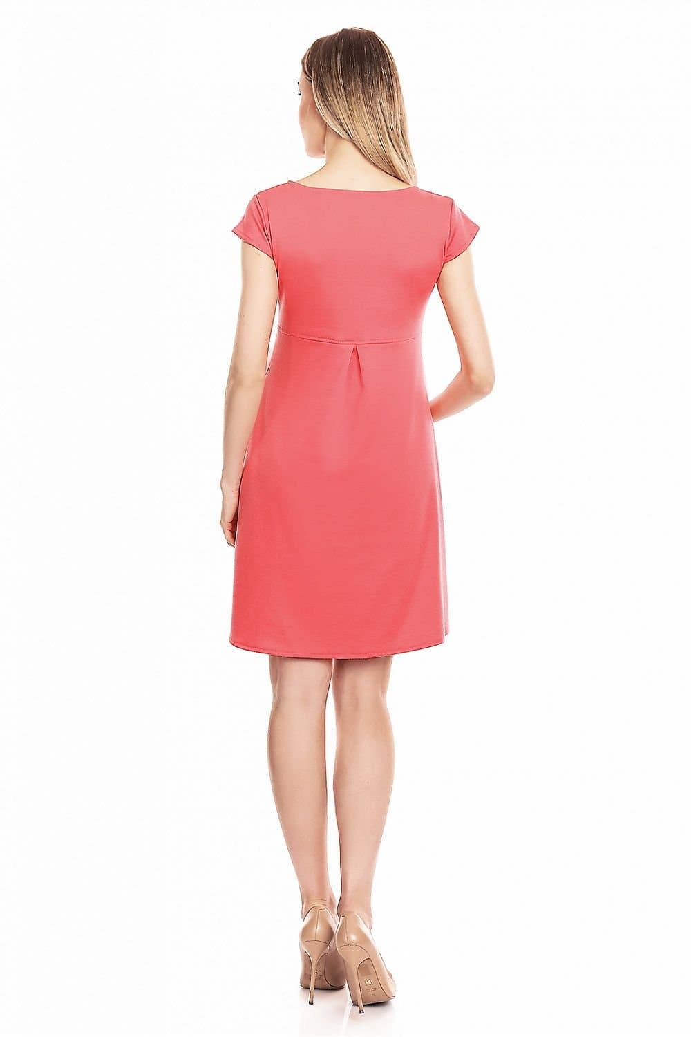 Robe de grossesse chic midi rose avec manches courtes et silhouette droite, pour une allure élégante et confortable.
