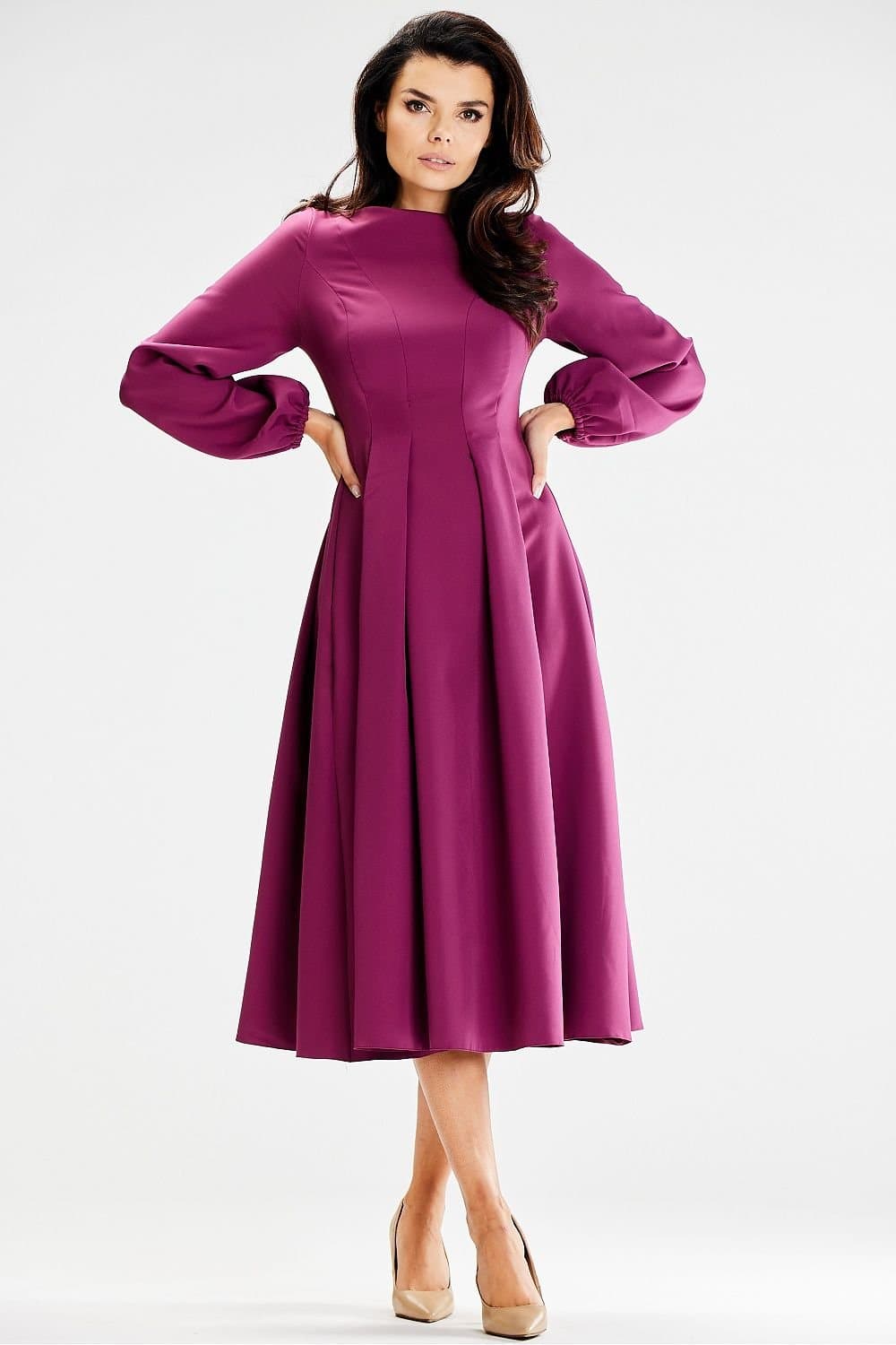 Robe habillée violet manches longues, midi, élégante pour cocktail ou mariage, silhouette trapèze.