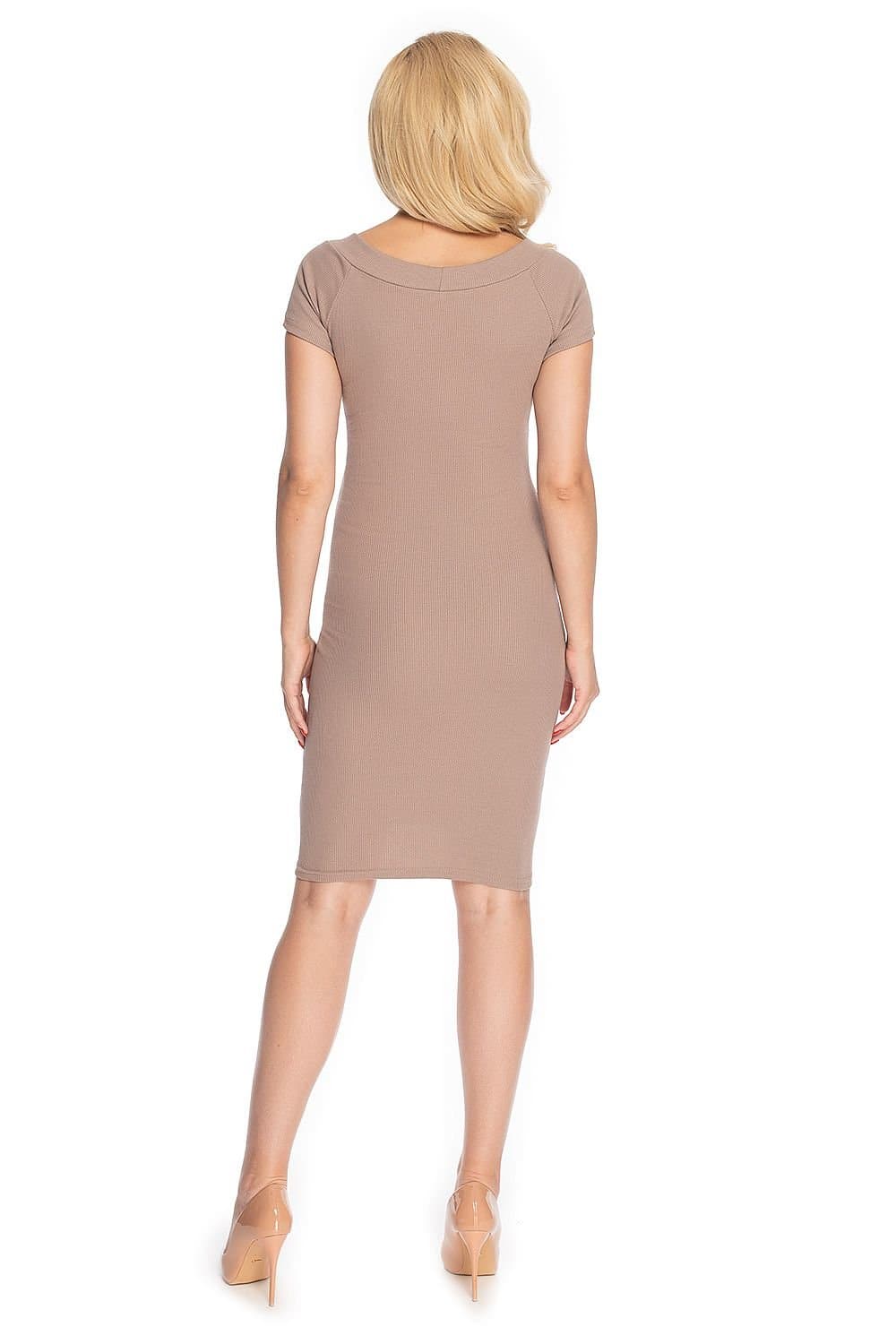 Robe moulante terracotta midi pour femme enceinte avec manches courtes, idéale pour cocktail ou soirée.