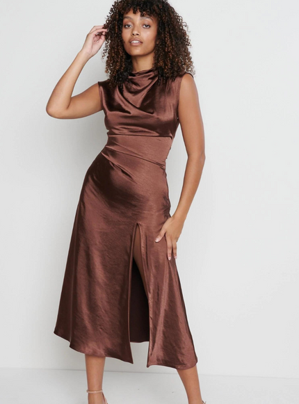 Robe en satin marron