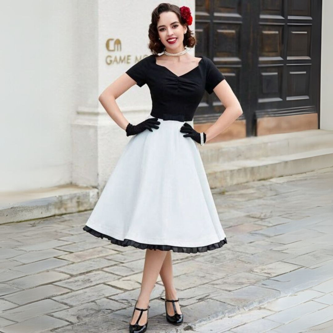 Robe évasée noire et blanche