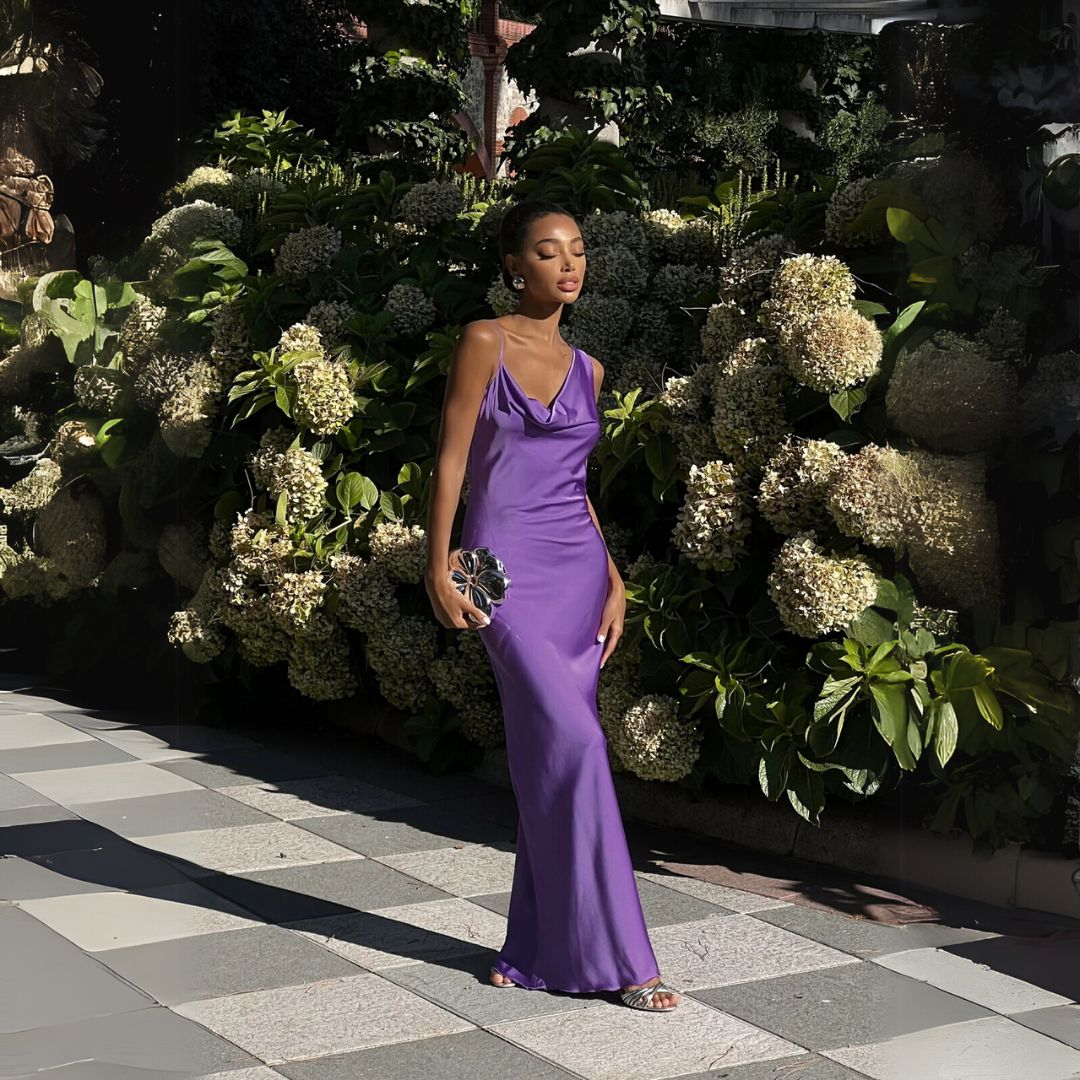 Robe longue satinée à bretelles