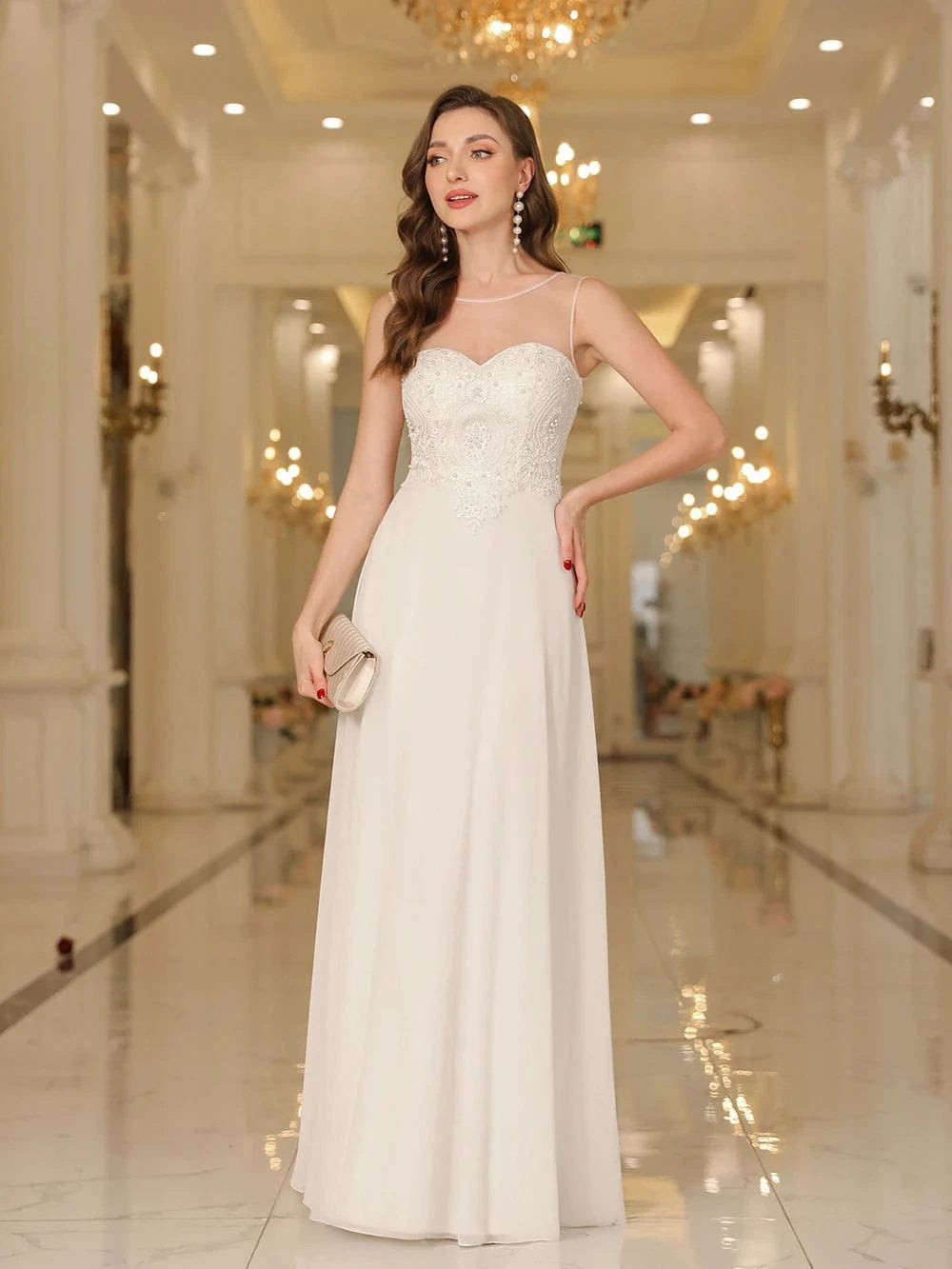robe longue invitée mariage chic verte élégante dos nu fluide femme silhouette trapèze