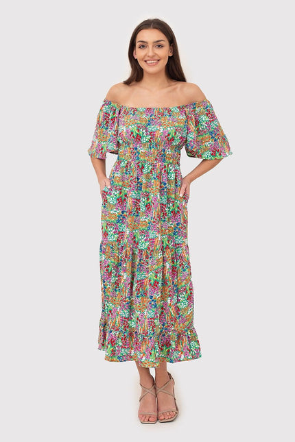 Robe bohème fleurie midi à épaules dénudées, idéale pour une tenue chic de mariage ou d'été.