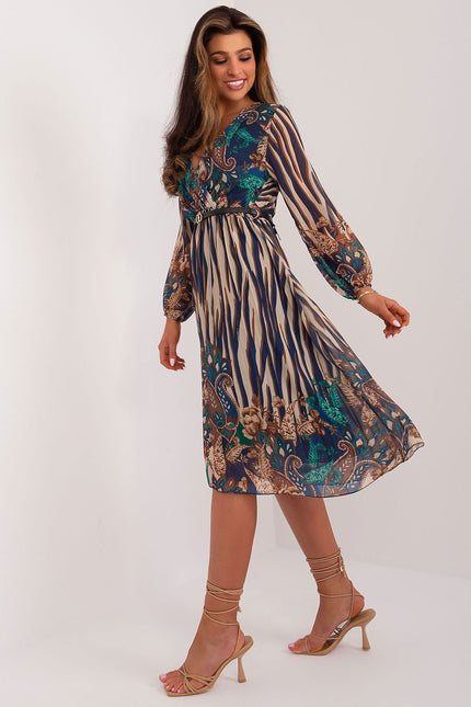 Robe de soirée chic midi à manches longues, avec motif floral, idéale pour cocktail ou événement élégant.