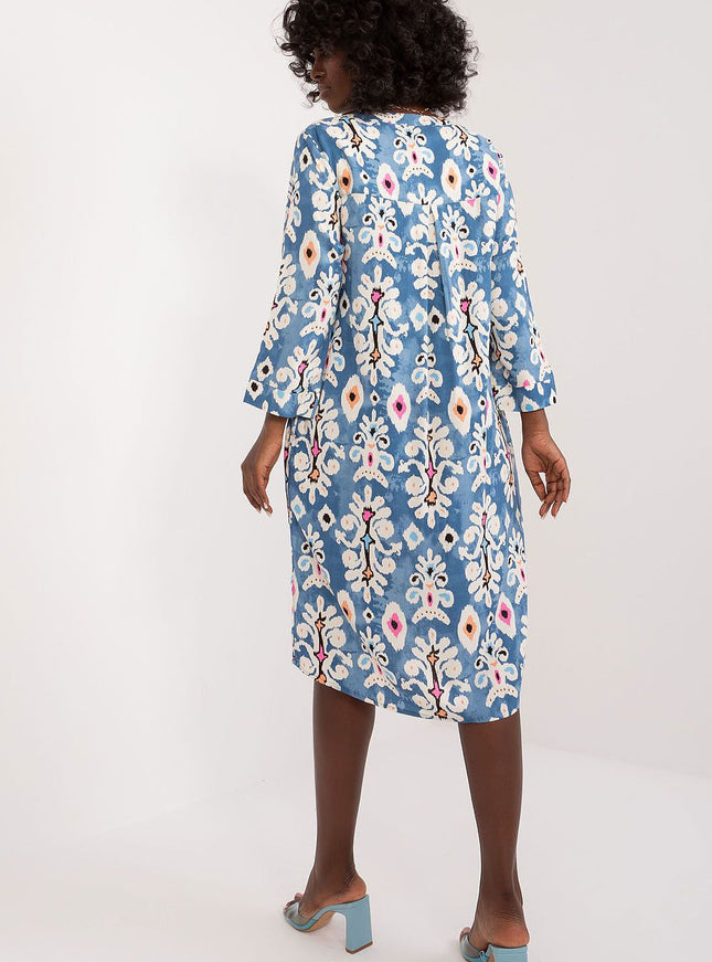 Robe bohème midi fleurie bleue avec manches longues pour un style décontracté et élégant, idéale pour une sortie ou un événement de jour.