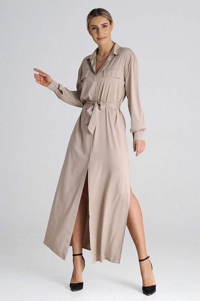 Robe chemise beige midi à manches longues, ceinturée, idéale pour un style casual chic ou un évènement professionnel.