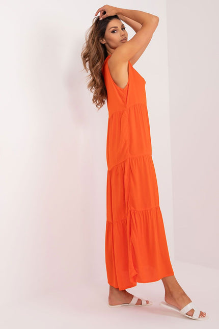 Robe d'été orange longue sans manches, fluide femme, idéale pour plage ou soirée décontractée, légère et confortable.