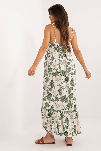 Robe longue bohème fleurie blanche sans manches pour plage été femme.